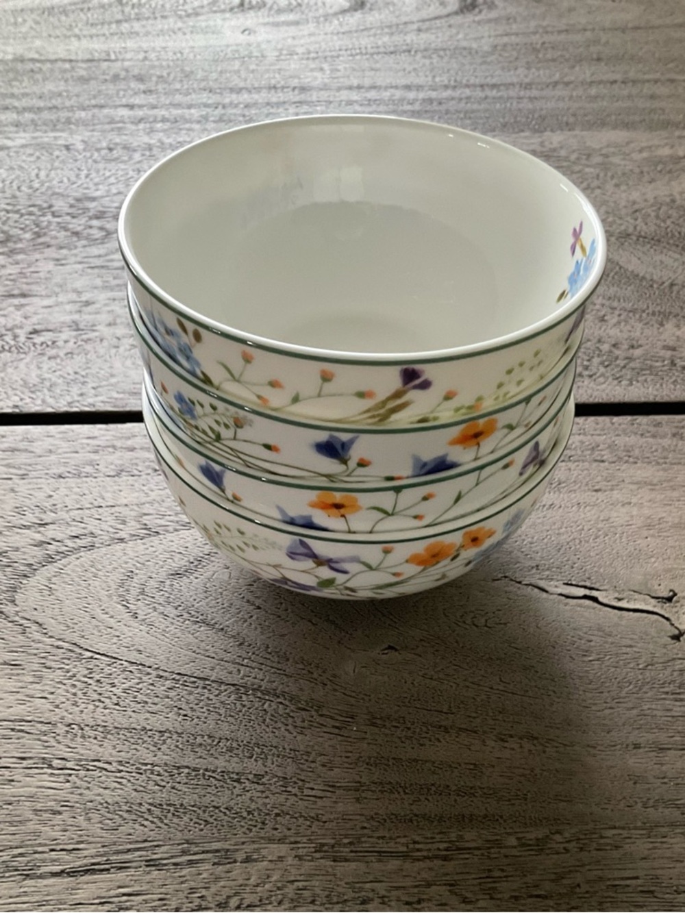 Mikasa “Quinn” Bone China Porcelain Fruit/Sauce Bowls, Set of 4